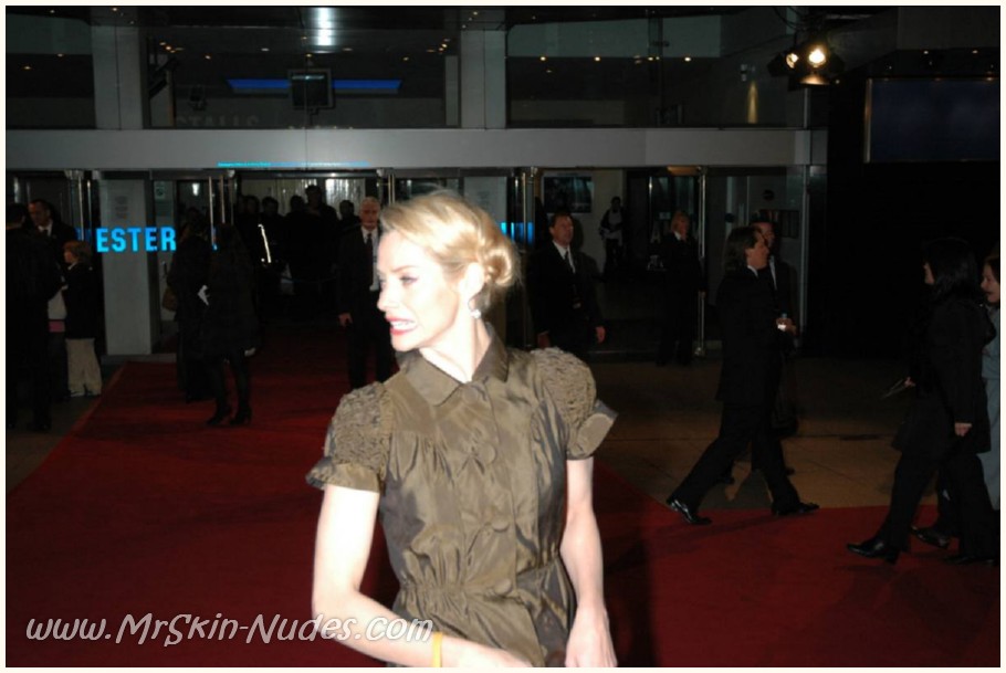 sienna guillory
